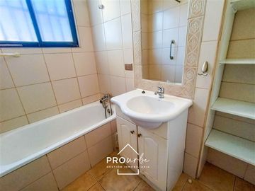 Casa en Venta en Juan Esteban Montero/ Manquehue