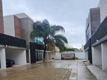 Casa en venta en fraccionamiento, Ocotepec, Cuernavaca; Mor.