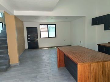 Casa en venta en fraccionamiento, Ocotepec, Cuernavaca; Mor.