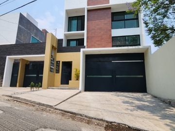Casa en Fraccionamiento en Ocotepec, Cuernavaca; Morelos