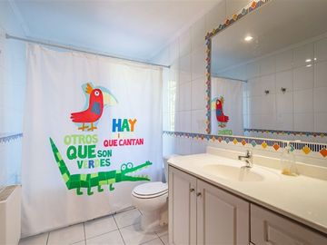 Casa en Venta en Exquisita Golf de Manquehue- Colegio Everest