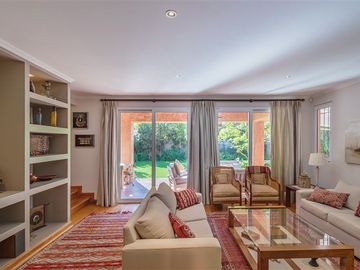 Casa en Venta en Exquisita Golf de Manquehue- Colegio Everest