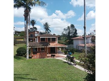 VENDO CASA CAMPESTRE EN EL CARMEN DE VIBORAL CANADA 950 METROS CH