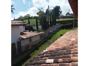 VENDO CASA CAMPESTRE EN EL CARMEN DE VIBORAL CANADA 950 METROS CH