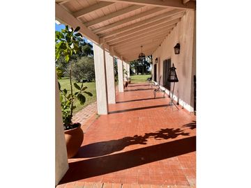 Campo en venta. 225 Has ganaderas con Excelente mejoras