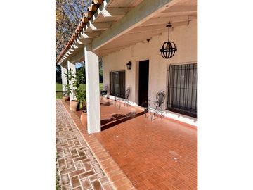 Campo en venta. 225 Has ganaderas con Excelente mejoras