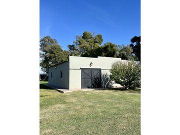 Campo en venta. 225 Has ganaderas con Excelente mejoras