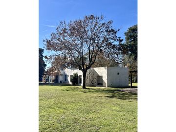 Campo en venta. 225 Has ganaderas con Excelente mejoras