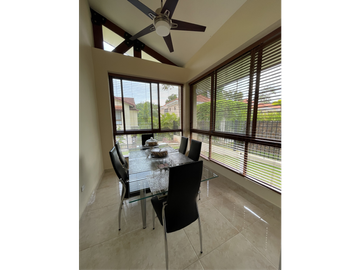 VENTA DE CASA EN  CLAYTON - SENDERO DE CAMINO DE CRUCES