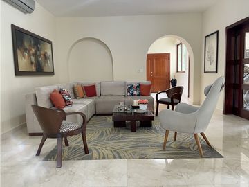 VENTA DE CASA EN  CLAYTON - SENDERO DE CAMINO DE CRUCES