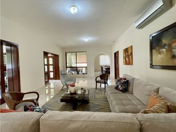 VENTA DE CASA EN  CLAYTON - SENDERO DE CAMINO DE CRUCES