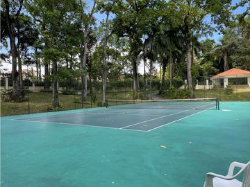 VENTA DE CASA EN  CLAYTON - SENDERO DE CAMINO DE CRUCES