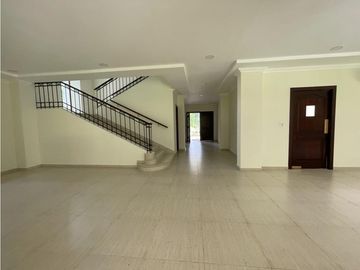 Venta de casa en clayton - Los Senderos de camino de cruces