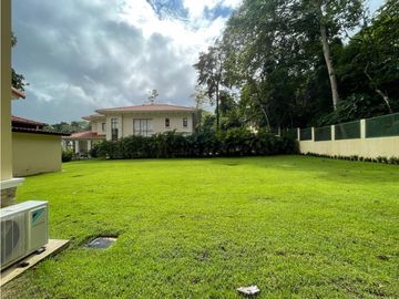Venta de casa en clayton - Los Senderos de camino de cruces