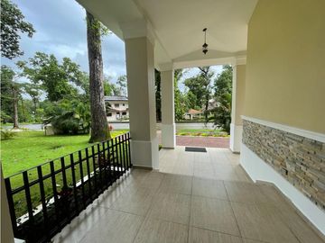 Venta de casa en clayton - Los Senderos de camino de cruces