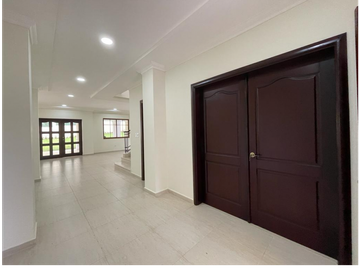 Venta de casa en clayton - Los Senderos de camino de cruces