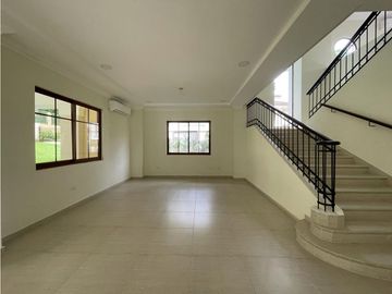 Venta de casa en clayton - Los Senderos de camino de cruces