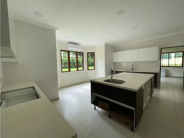 Venta de casa en clayton - Los Senderos de camino de cruces