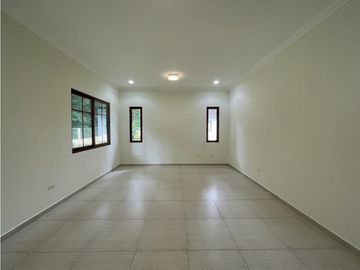 Venta de casa en clayton - Los Senderos de camino de cruces
