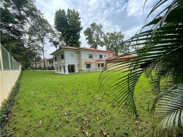 Venta de casa en clayton - Los Senderos de camino de cruces
