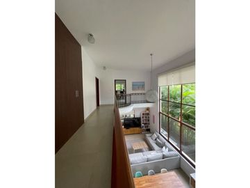 Venta de casa en clayton - Sendero de camino de cruces