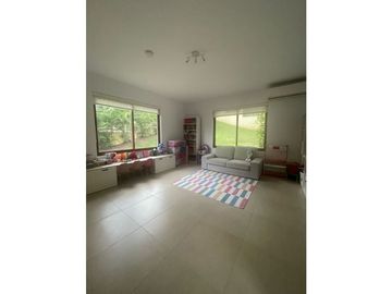 Venta de casa en clayton - Sendero de camino de cruces