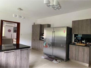 Venta de casa en clayton - Sendero de camino de cruces