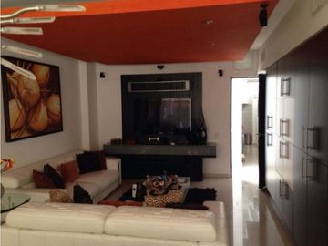 CASA MODERNA EN PH COSTA ESMERALDA