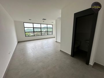 Local de venta en Ceibos – código:21183