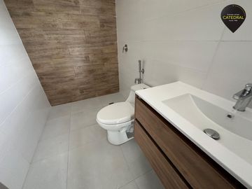 Departamento de venta en Ceibos  - Av. Leopoldo Carrera – código:21167