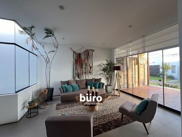 PRECIOSA CASA DE PLAYA EN VENTA EN PLAYA GAVIOTAS, ASIA