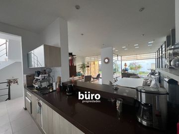 PRECIOSA CASA DE PLAYA EN VENTA EN PLAYA GAVIOTAS, ASIA