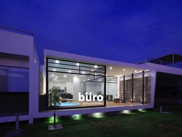 PRECIOSA CASA DE PLAYA EN VENTA EN PLAYA GAVIOTAS, ASIA