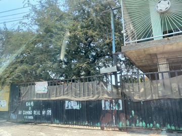 Terreno en venta en Tecomán con edificaciones Habitacionales y uso comercial