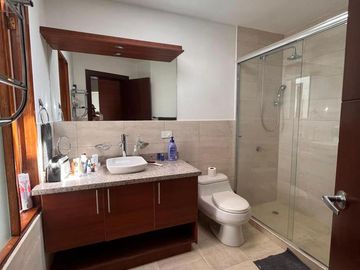 CASA DE VENTA O RENTA DENTRO DE URBANIZACIÓN