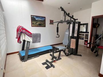 CASA DE VENTA O RENTA DENTRO DE URBANIZACIÓN