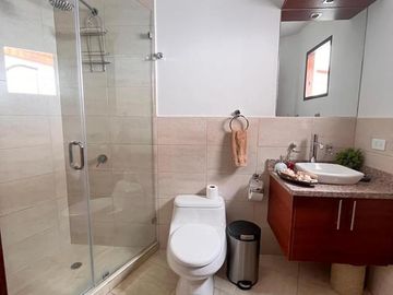 CASA DE VENTA O RENTA DENTRO DE URBANIZACIÓN