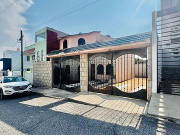 CASA USADA EN VENTA, REAL DE MEDINAS CALLE 11, PACHUCA, HGO.