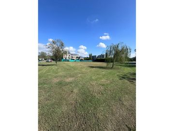 Exclusivo Terreno en Kentucky Club de Campo