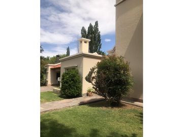 VENDE CHALET GRANDE CHACRAS DE CORIA  LUJAN DE CUYO