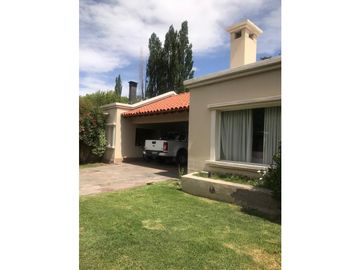 VENDE CHALET GRANDE CHACRAS DE CORIA  LUJAN DE CUYO