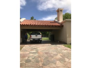 VENDE CHALET GRANDE CHACRAS DE CORIA  LUJAN DE CUYO