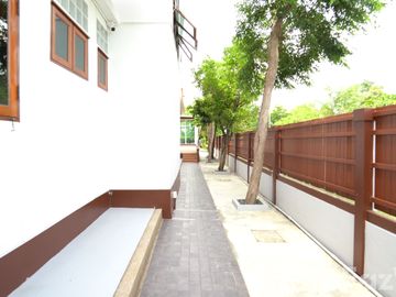 5 Bedroom House for sale in Bang Khu Wat, Pathum Thani