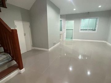 3 Bedroom Townhouse for sale at Pruksaphan Grand Lamphaya 2