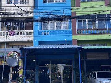 3 Bedroom Townhouse for sale in Om Noi, Samut Sakhon