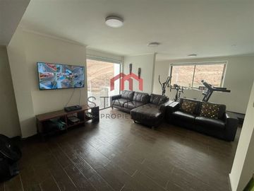 Casa en Venta en coronel emilio sotomayor / ariel santibañez