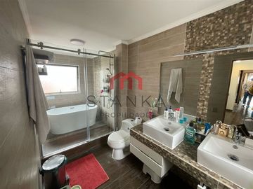Casa en Venta en coronel emilio sotomayor / ariel santibañez