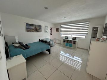 Casa con Alberca, 4 recámaras, bar, estacionamiento 6 autos, está increíble