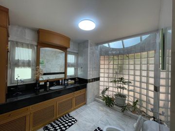 Spacious private house in Lanna Pinery Village