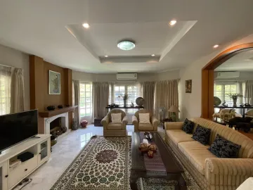 Spacious private house in Lanna Pinery Village